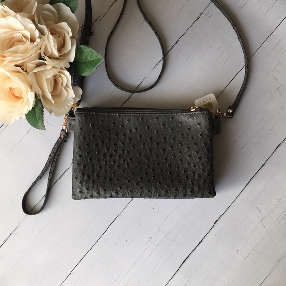 NEW! 🖤 Aura’s Ribbed 4-Compartment Crossbody Bag - Picture 2 of 7